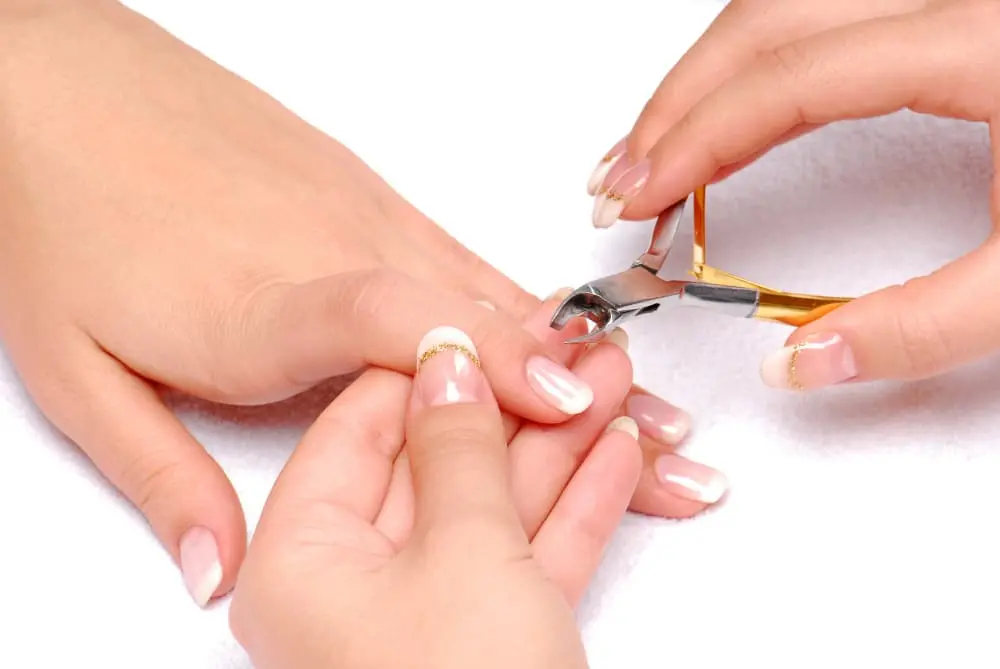 How Gel Nails Are Put On